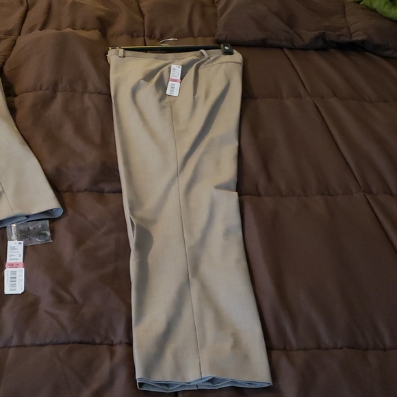 Antonio Melani blazer and trouser size 6 taupe - Picture 2 of 5